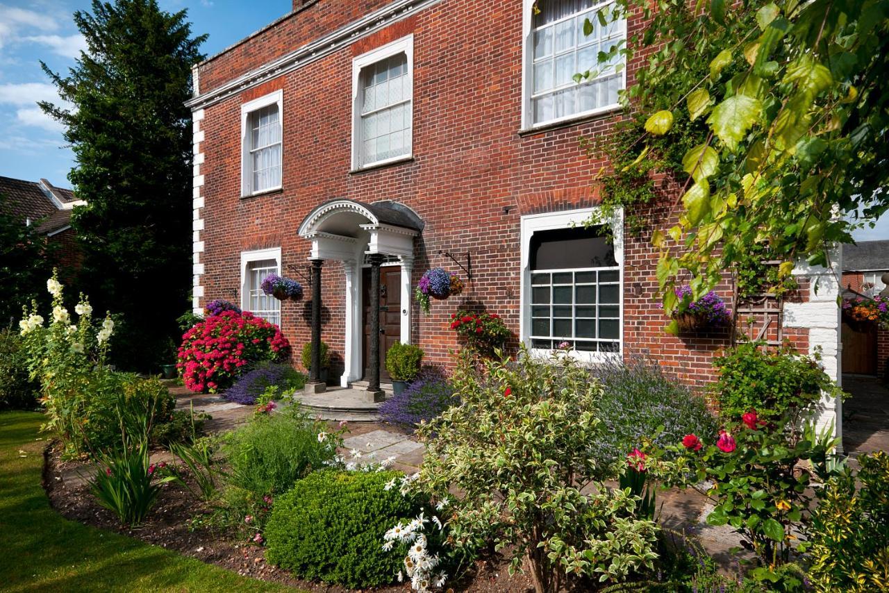 Hotel Milford Hall 4*